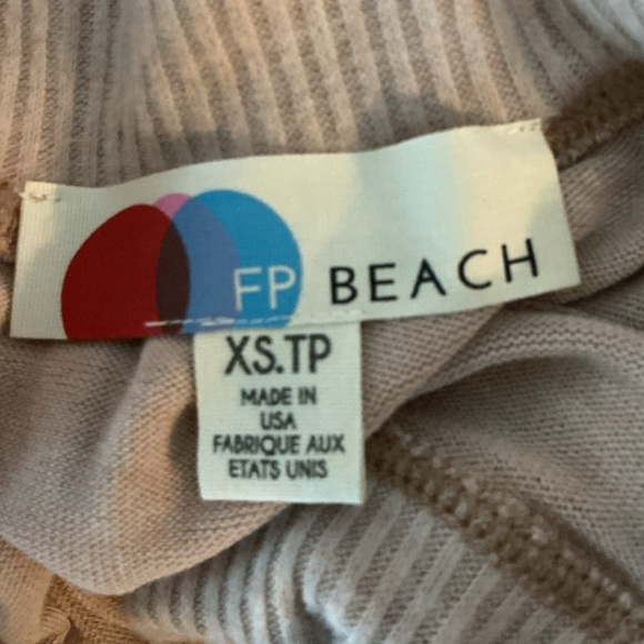 Free People Beach Wrap Sweater / Wrap Top - Picture 12 of 14